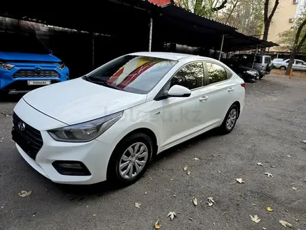 Hyundai Accent 2018 года за 6 640 000 тг. в Алматы – фото 4