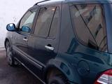 Mercedes-Benz ML 320 1999 годаfor3 400 000 тг. в Караганда – фото 3