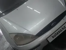 Ford Focus, 2001