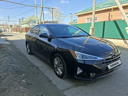 Hyundai Elantra 2019 года за 7 500 000 тг. в Атырау – фото 3