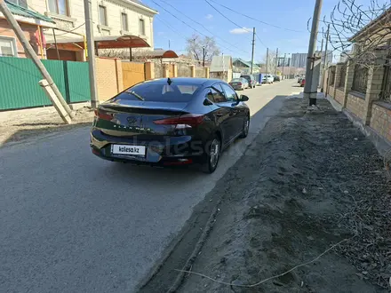 Hyundai Elantra 2019 года за 7 500 000 тг. в Атырау – фото 4