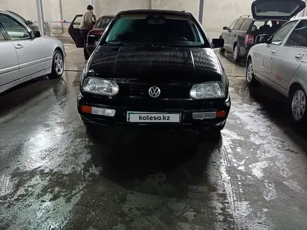 Volkswagen Golf 1993 года за 950 000 тг. в Туркестан