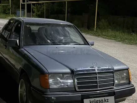 Mercedes-Benz E 230 1992 года за 1 100 000 тг. в Алматы – фото 4