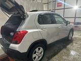 Chevrolet Tracker 2015 года за 4 250 000 тг. в Атырау – фото 4