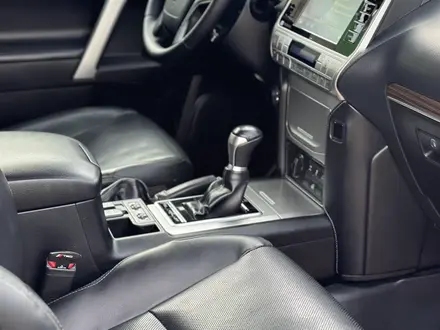 Toyota Land Cruiser Prado 2020 года за 34 000 000 тг. в Алматы – фото 19