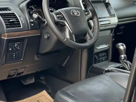 Toyota Land Cruiser Prado 2020 года за 34 000 000 тг. в Алматы – фото 32