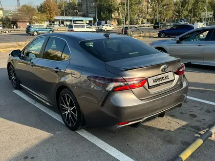 Toyota Camry 2021 года за 12 200 000 тг. в Алматы – фото 5