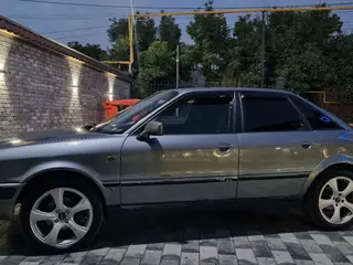 Audi 80