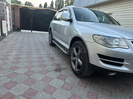 Volkswagen Touareg 2007 года за 11 000 000 тг. в Алматы – фото 2