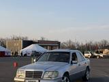 Mercedes-Benz E 200 1993 года за 2 300 000 тг. в Тараз