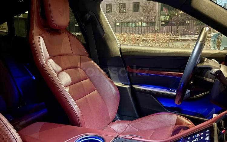 Porsche Taycan — миниатюра 5