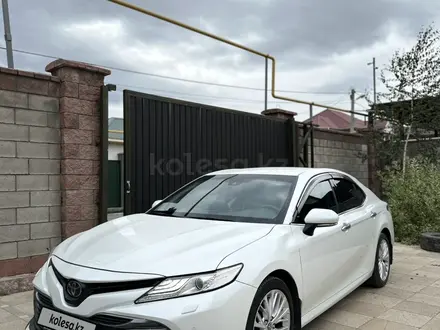 Toyota Camry 2020 года за 14 500 000 тг. в Алматы