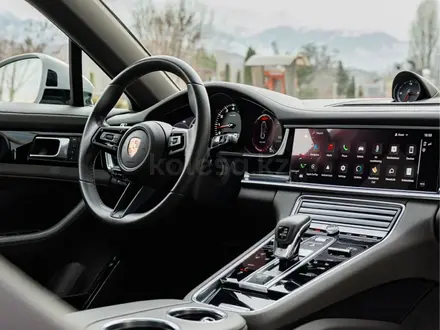Porsche Panamera 2023 года за 75 000 000 тг. в Алматы – фото 18
