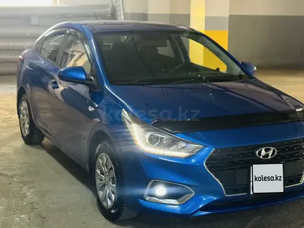 Hyundai Accent 2018 года за 6 600 000 тг. в Астана – фото 2