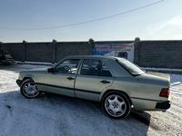 Mercedes-Benz E 230 1985 года за 1 050 000 тг. в Алматы