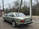 Mercedes-Benz E 230 1985 года за 1 050 000 тг. в Алматы – фото 5