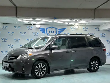 Toyota Sienna 2018 года за 16 300 000 тг. в Астана