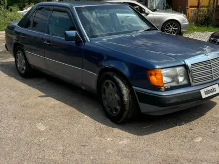 Mercedes-Benz E 280 1992 года за 1 800 000 тг. в Алматы