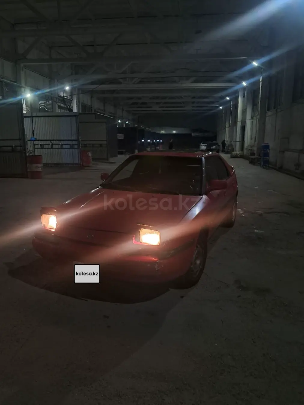 Mazda 323, 1990