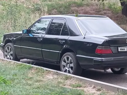 Mercedes-Benz E 230 1991 года за 1 250 000 тг. в Талдыкорган