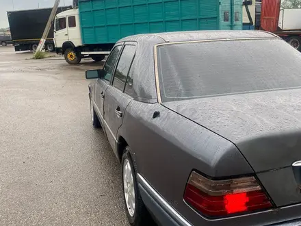 Mercedes-Benz E 200 1994 года за 1 650 000 тг. в Тараз – фото 5