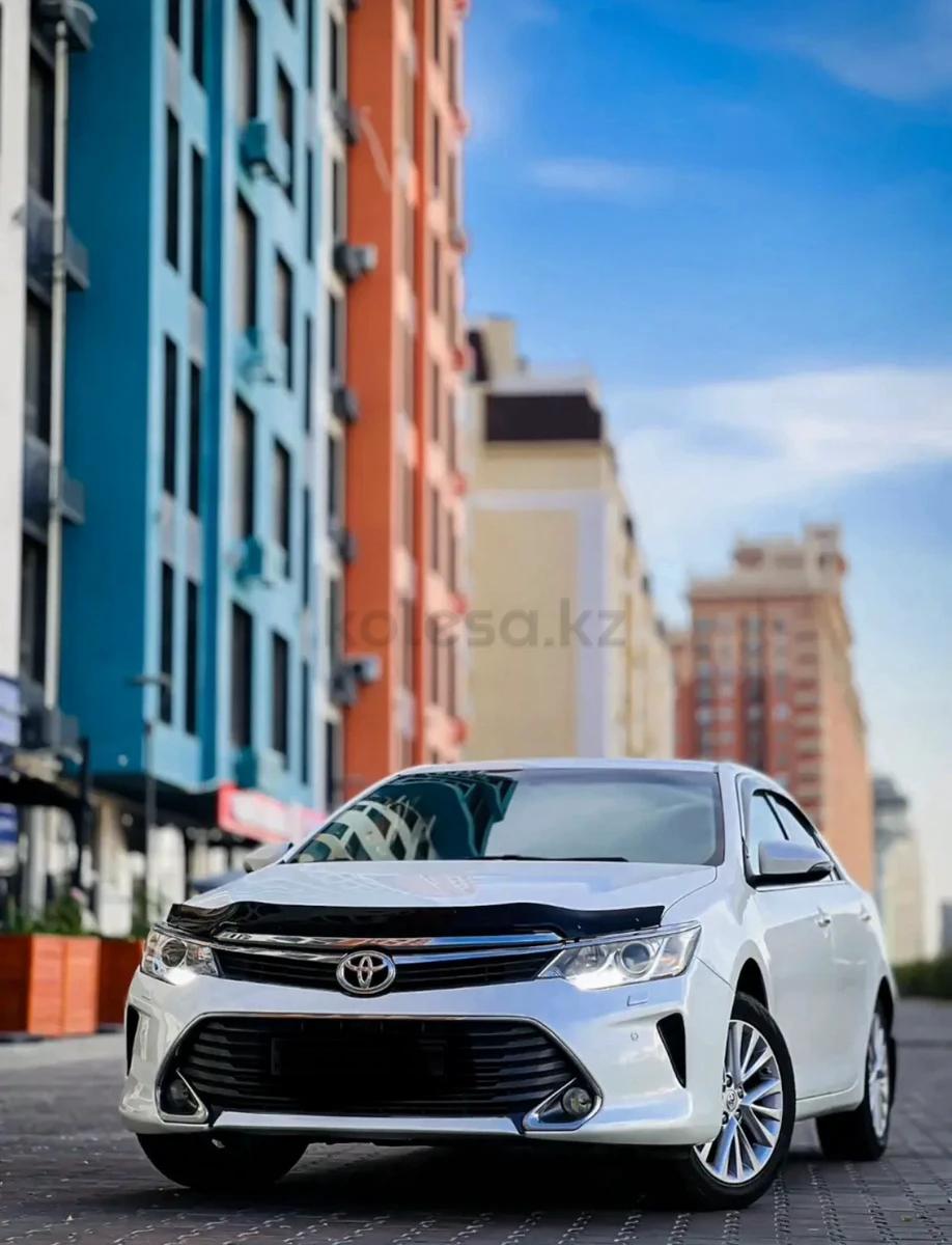 Toyota Camry 2015 г.