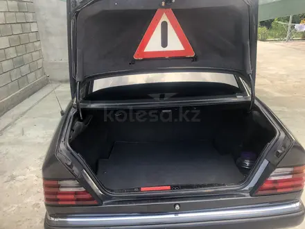 Mercedes-Benz E 230 1992 года за 2 900 000 тг. в Жаркент – фото 3