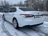 Toyota Camry 2018 года за 13 000 000 тг. в Караганда – фото 3