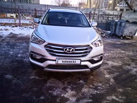 Hyundai Santa Fe 2017 года за 10 600 000 тг. в Астана