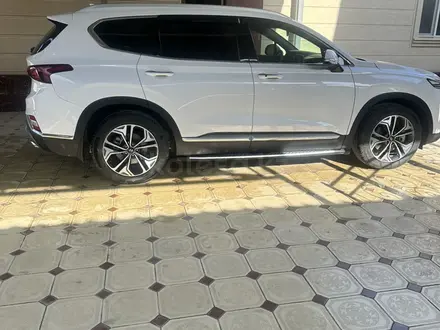 Hyundai Santa Fe 2019 года за 15 500 000 тг. в Шымкент