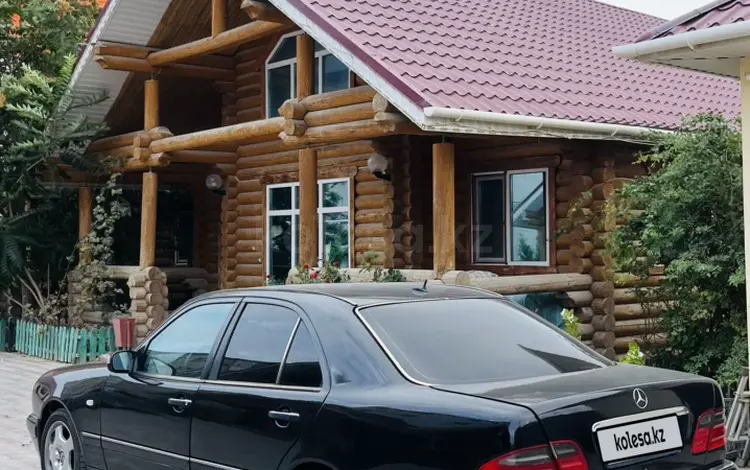 Mercedes-Benz E 320 1998 года за 3 500 000 тг. в Актау