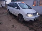 Volkswagen Sharan 1998 года за 1 700 000 тг. в Актобе – фото 2