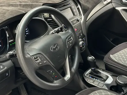Hyundai Santa Fe 2016 года за 8 900 000 тг. в Атырау – фото 12