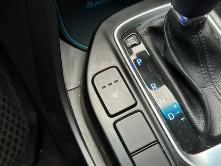 Hyundai Santa Fe 2016 года за 8 900 000 тг. в Атырау – фото 21