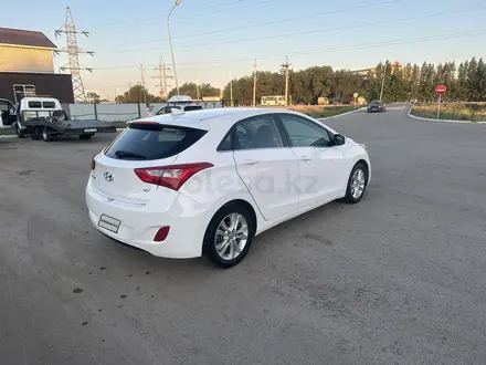 Hyundai Elantra 2013 года за 3 800 000 тг. в Актобе – фото 2