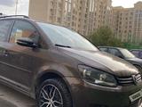 Volkswagen Touran 2013 года за 3 600 000 тг. в Астана – фото 2