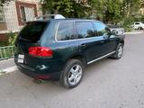 Volkswagen Touareg 2004 года за 5 500 000 тг. в Астана – фото 4
