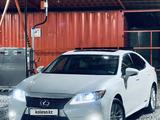 Lexus ES 300h 2013 года за 11 500 000 тг. в Алматы