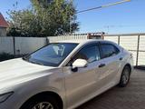Toyota Camry 2020 года за 10 500 000 тг. в Уральск – фото 3