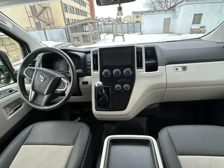 Toyota Hiace 2022 года за 27 000 000 тг. в Атырау – фото 2