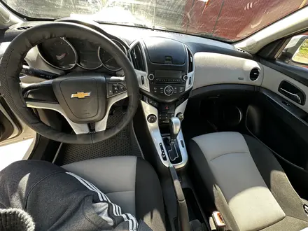 Chevrolet Cruze 2013 года за 2 850 000 тг. в Уральск – фото 26