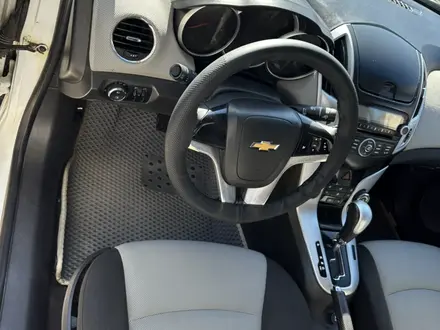Chevrolet Cruze 2013 года за 2 850 000 тг. в Уральск – фото 28