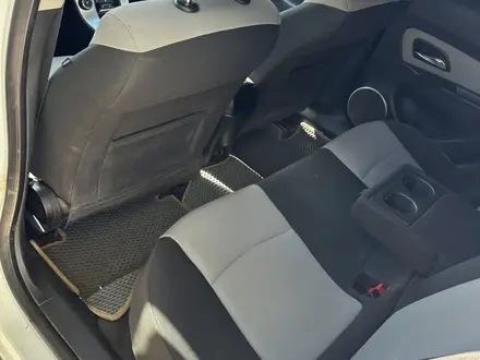 Chevrolet Cruze 2013 года за 2 850 000 тг. в Уральск – фото 36