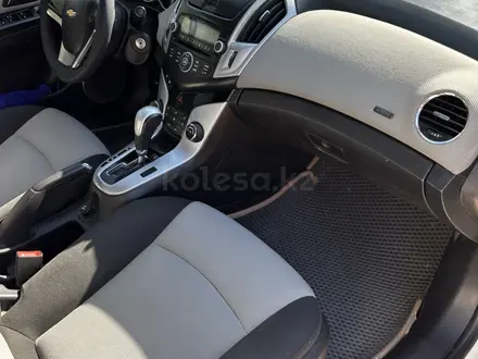 Chevrolet Cruze 2013 года за 2 850 000 тг. в Уральск – фото 46