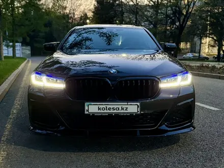 BMW 540 2018 года за 29 000 000 тг. в Алматы – фото 28