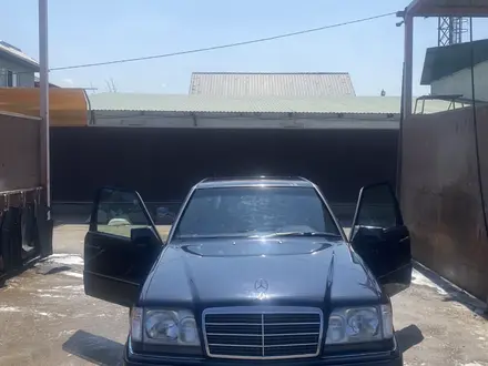 Mercedes-Benz E 220 1994 года за 2 400 000 тг. в Балхаш – фото 3