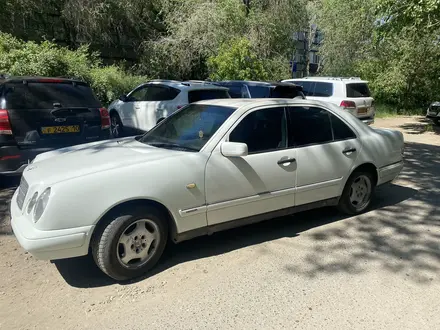 Mercedes-Benz E 230 1998 года за 2 700 000 тг. в Рудный – фото 8