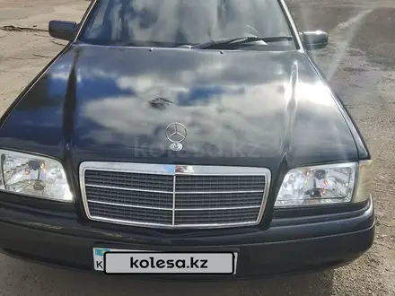 Mercedes-Benz C 200 1995 года за 1 800 000 тг. в Уральск