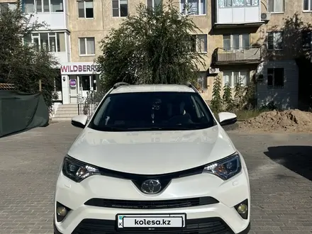 Toyota RAV4 2016 года за 12 000 000 тг. в Актобе