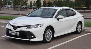 Toyota Camry 2018 года за 11 200 000 тг. в Астана